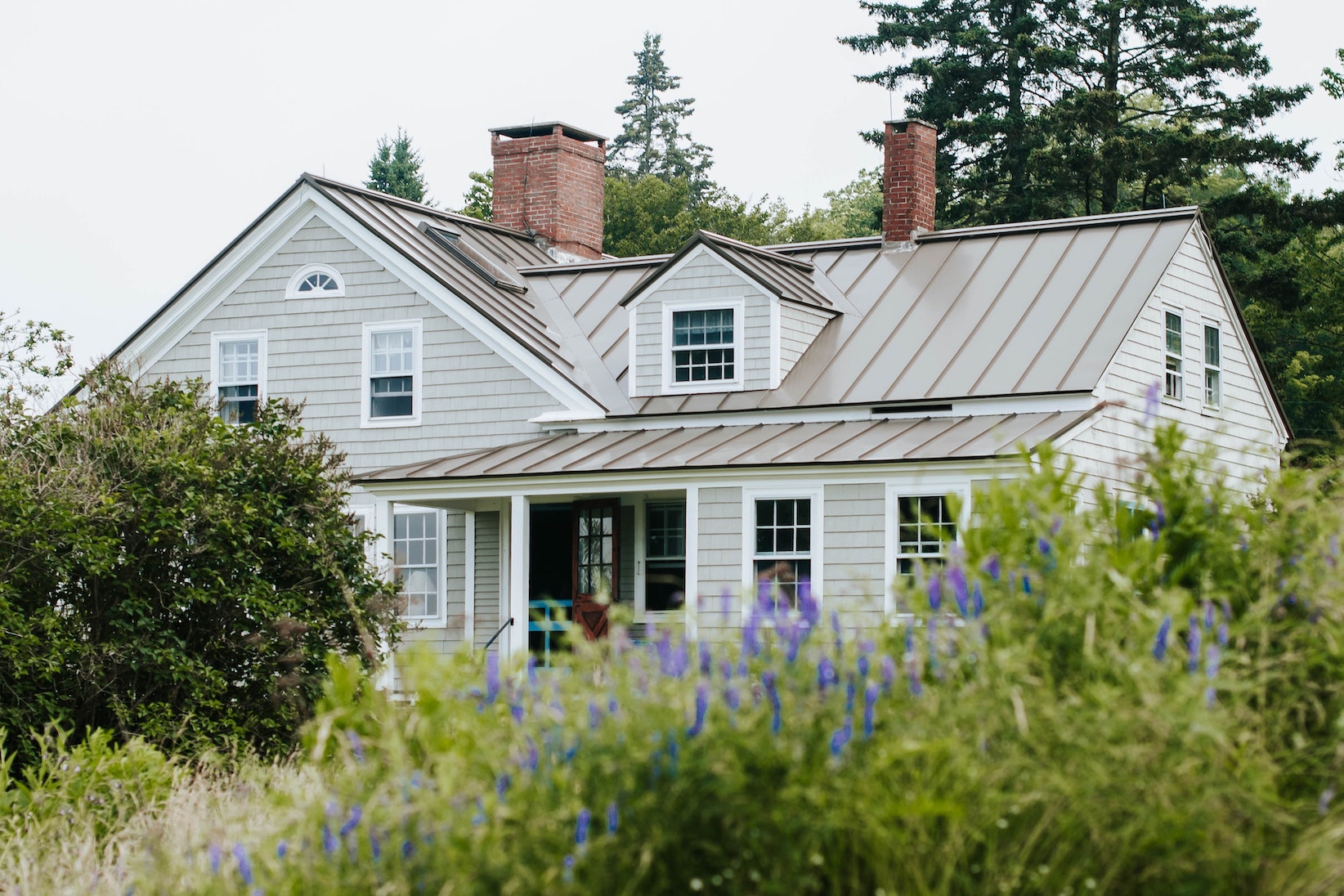 color and style roofing trends